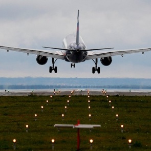 Пассажиропоток красноярского аэропорта за год рухнул на треть