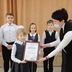 Юные ачинцы стали лидерами краевого конкурса видеороликов «Моя школа - самая лучшая»