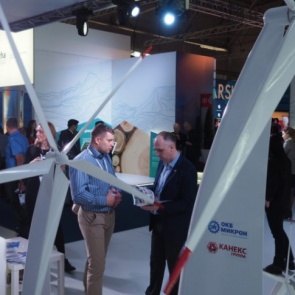 Под Красноярском начали монтаж первой в крае ветровой станции