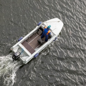 Спасатели выловили из Енисея тело мужчины