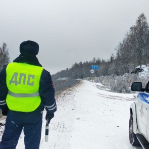 Полицейские в Красноярском крае нечаянно помогли автопьянице выбраться из кювета и продолжить поездку