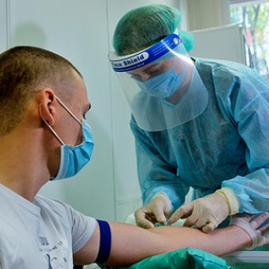 В России впервые с ноября выявили менее 20 тысяч случаев коронавируса