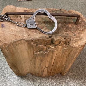 Рядом с Красноярском двух человек держали взаперти и пытали под видом лечения от алкоголизма