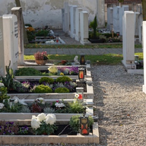 Мужчина оказался живым через 20 дней после своих похорон