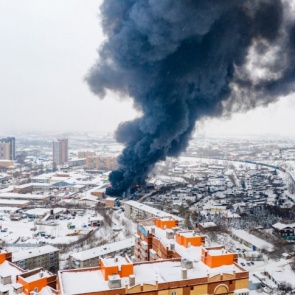 ТАСС: трое пожарных, пропавших во время тушения склада автозапчастей, погибли