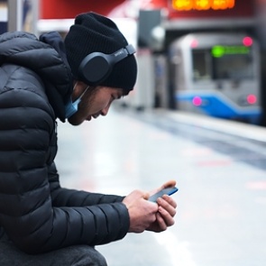 Полиция захотела получить доступ к телефонным книгам пользователей смартфонов