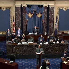 На процессе по импичменту Трампу попросили убрать детей от телевизоров