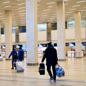 Пассажирка рейса Москва — Красноярск покурила на борту. Ей выписали штраф в 500 рублей