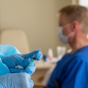 В России зарегистрировали третью вакцину от коронавируса