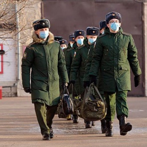 Песков закрыл тему отмены службы по призыву