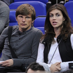 Мать Аршавина встала на защиту сына и раскритиковала тяжелобольную экс-невестку