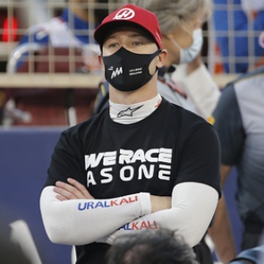 Россиянин Мазепин прокомментировал провал в дебютной гонке на «Формуле-1»