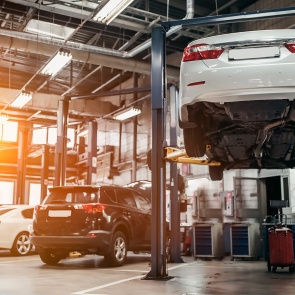 Автодилеры подняли цены на ТО. К чему готовиться автомобилистам