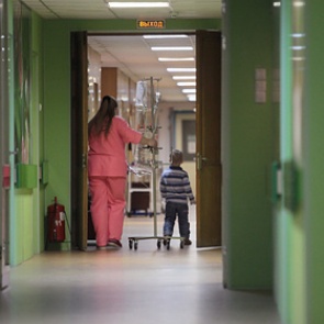 Педиатр назвал причины рака у подростков