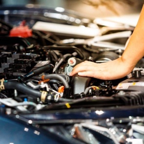 Водителям в РФ перечислены 5 способов вернуть мощность двигателю после зимнего сезона