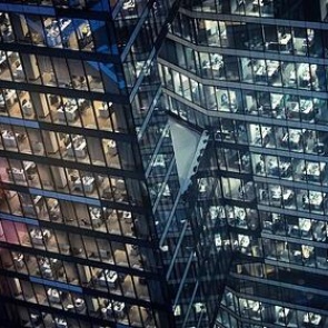 Медведев предложил начать переход на четырехдневку