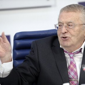 Жириновский из-за шутки пригрозил Ивану Урганту закрытием шоу