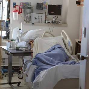 Раскрыт многократно увеличивающий риск смерти от коронавируса симптом