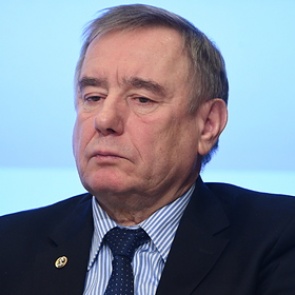 Главный эпидемиолог Минздрава заявил о ставшем «вакцинозависимым» человечестве