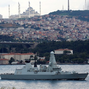 ФСБ сообщила о выдворении британского эсминца из территориальных вод России