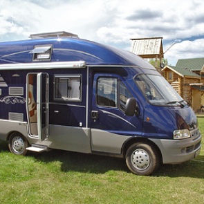 Россияне бросились скупать дома на колесах