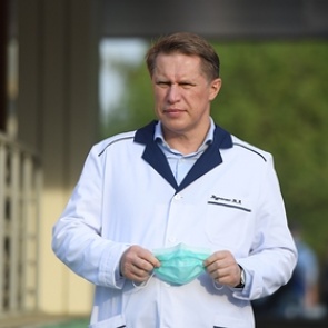 Мурашко назвал число получивших минимум одну дозу вакцины россиян