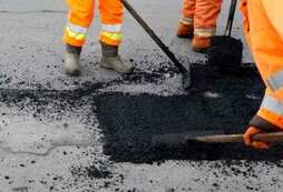 В Красноярске тестируют очередную дорожную инновацию — пропитку для асфальта