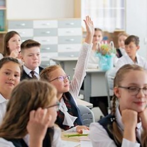 Путин расширил выплаты на школьников