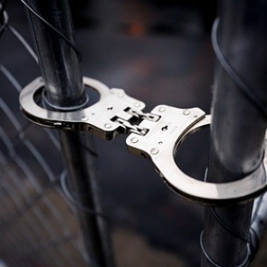 В Алтайском крае мужчина зарубил собутыльника и пришел каяться к соседке