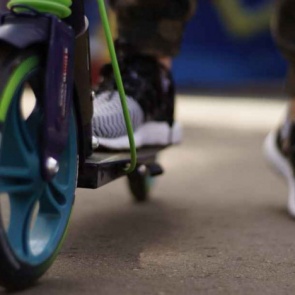 Что делать, если столкнулся с самокатчиком?