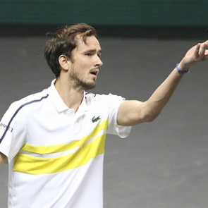 Теннисист Медведев проиграл в четвертьфинале «Ролан Гаррос»