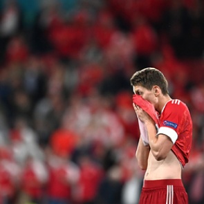 В РФС предложили снизить зарплаты футболистам после разгрома от Дании