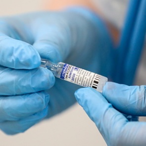 Врач назвал условия для медотвода от прививки против COVID-19