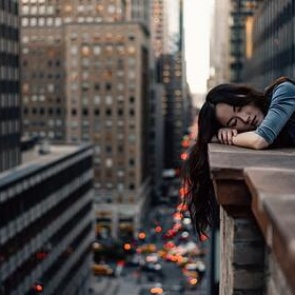 Эндокринолог назвал причину сонливости после еды и способ с ней справиться