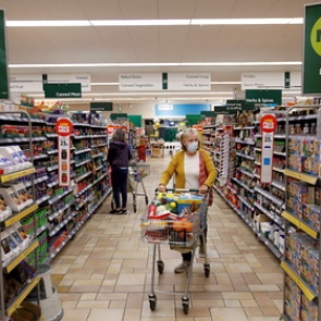 В Великобритании началась «битва» за магазины