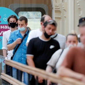 Россиянам объяснили отсутствие антител после прививки от коронавируса