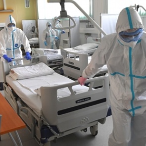 Эксперты оценили шансы заболеть COVID-19 в третий раз