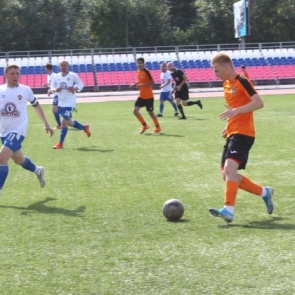 Ачинские футболисты обыграли соперников из Лесосибирска