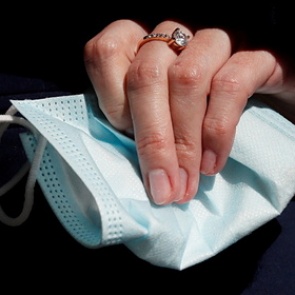 Российский ученый раскрыл две версии происхождения коронавируса