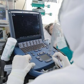 Ученый сравнил смертность от коронавируса среди непривитых и вакцинированных