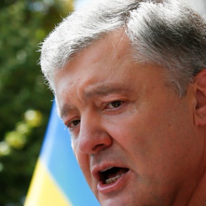 Порошенко пообещал вернуть Крым в течение года