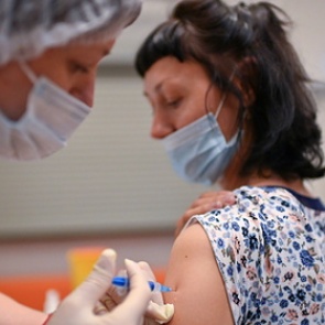 Медик раскрыла способ избавиться от страха перед вакцинацией