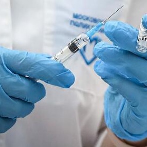 Психотерапевт назвал способ побороть страх перед вакцинацией