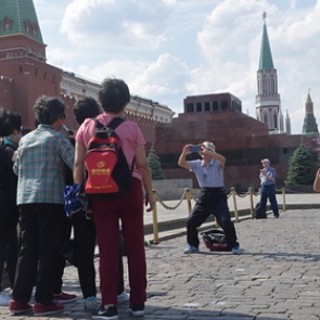 Вирусологи спрогнозировали появление нового штамма COVID-19 из-за туристов