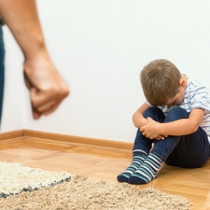 Пьяный россиянин душил восьмилетнего ребенка до потери сознания для воспитания