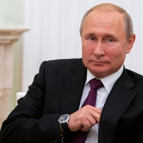 Путин предложил выплатить всем пенсионерам России по 10 тысяч рублей