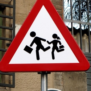 Госавтоинспекторы в Ачинске взяли под контроль состояние улично дорожной сети вблизи образовательных организаций