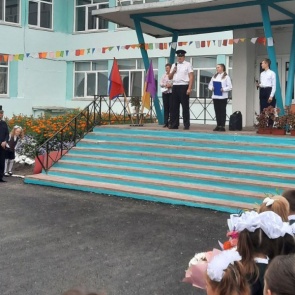 Руководитель ачинской Госавтоинспекции поздравил первоклассников с Днем знаний