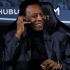 Пеле перенес операцию по удалению опухоли