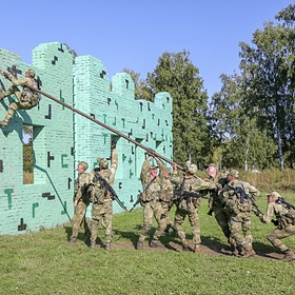 Российским военным проиндексируют зарплату
